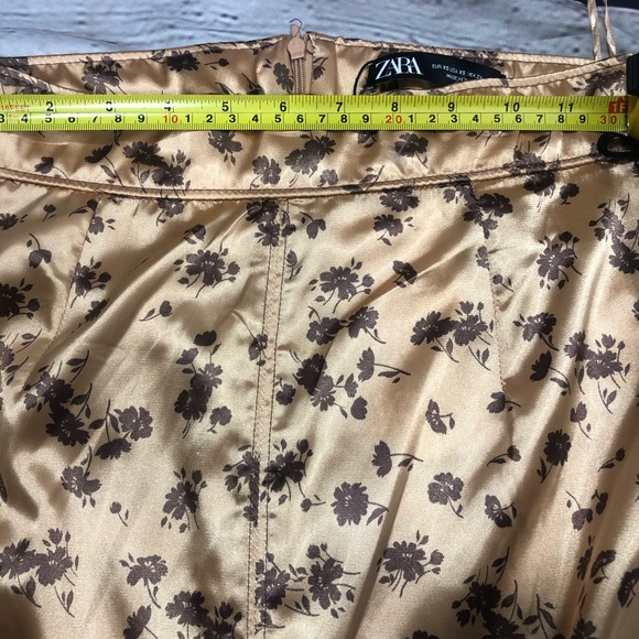 Zara Women Floral Print Skirt . Size: XS Brown and Beige . - Picture 5 of 8